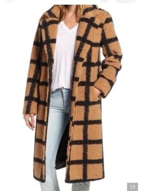 NVLTBeige & Black Plaid Teddy Coat